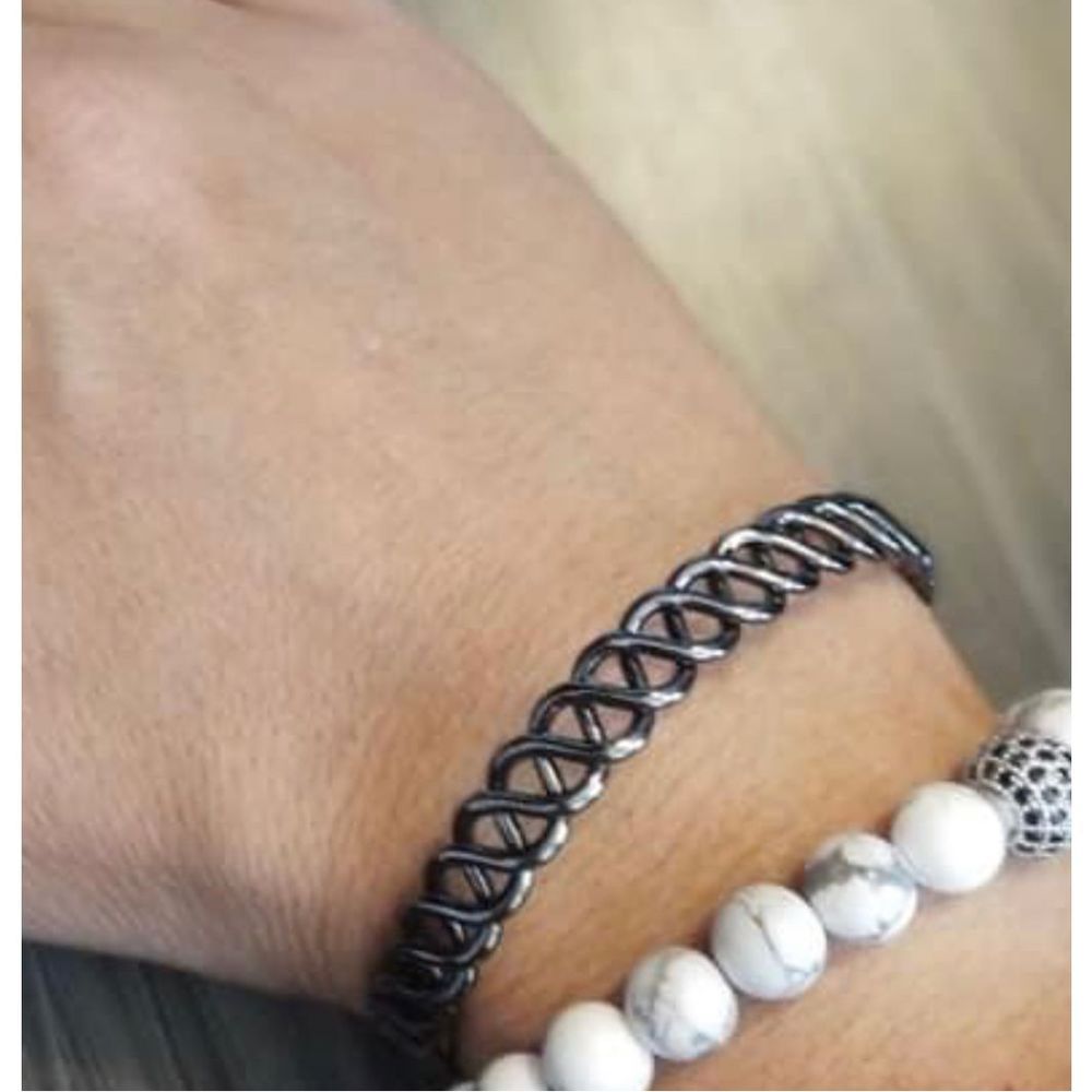 NWT - 🖤 HEMATITE LIFESTYLE OPEN BRACELET WEAR DIFFERENT WAYS ARM PARTY STARTER